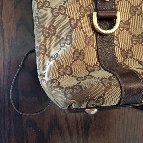 Authentic Gucci Small Abbey Tote - Picture 14 of 15